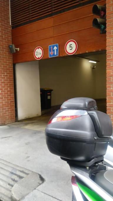 Modern Apartment With Garage Budapest Ngoại thất bức ảnh