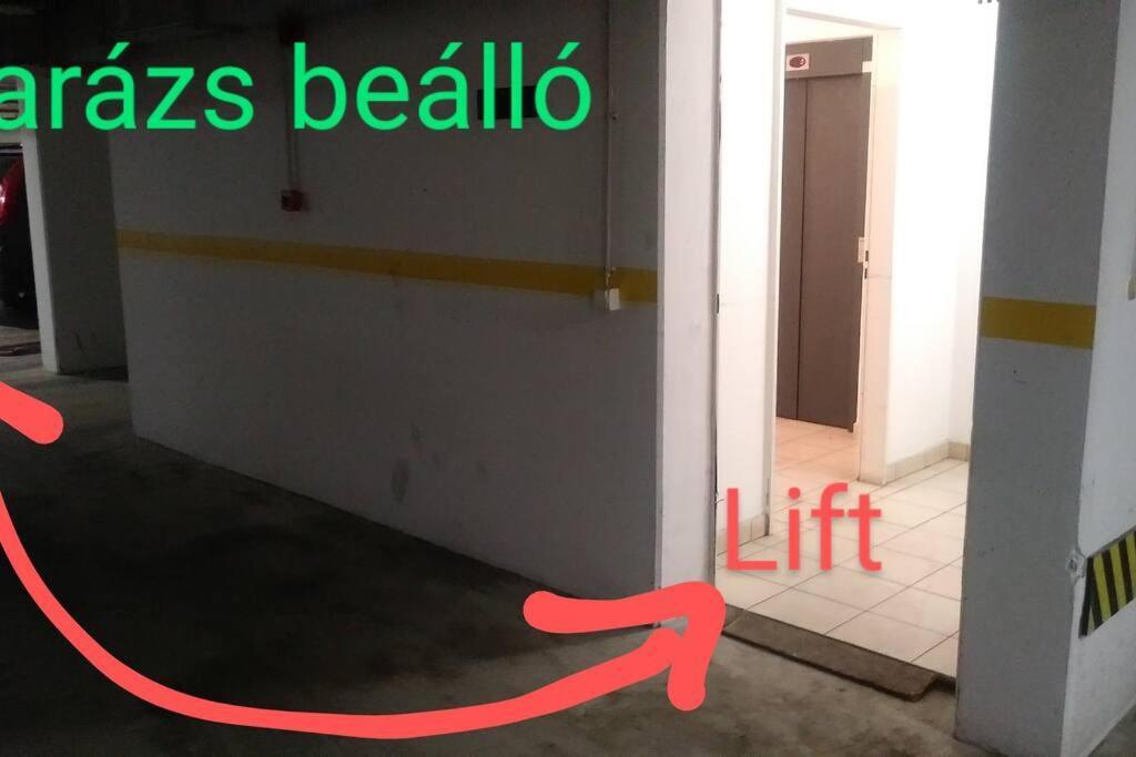Modern Apartment With Garage Budapest Ngoại thất bức ảnh