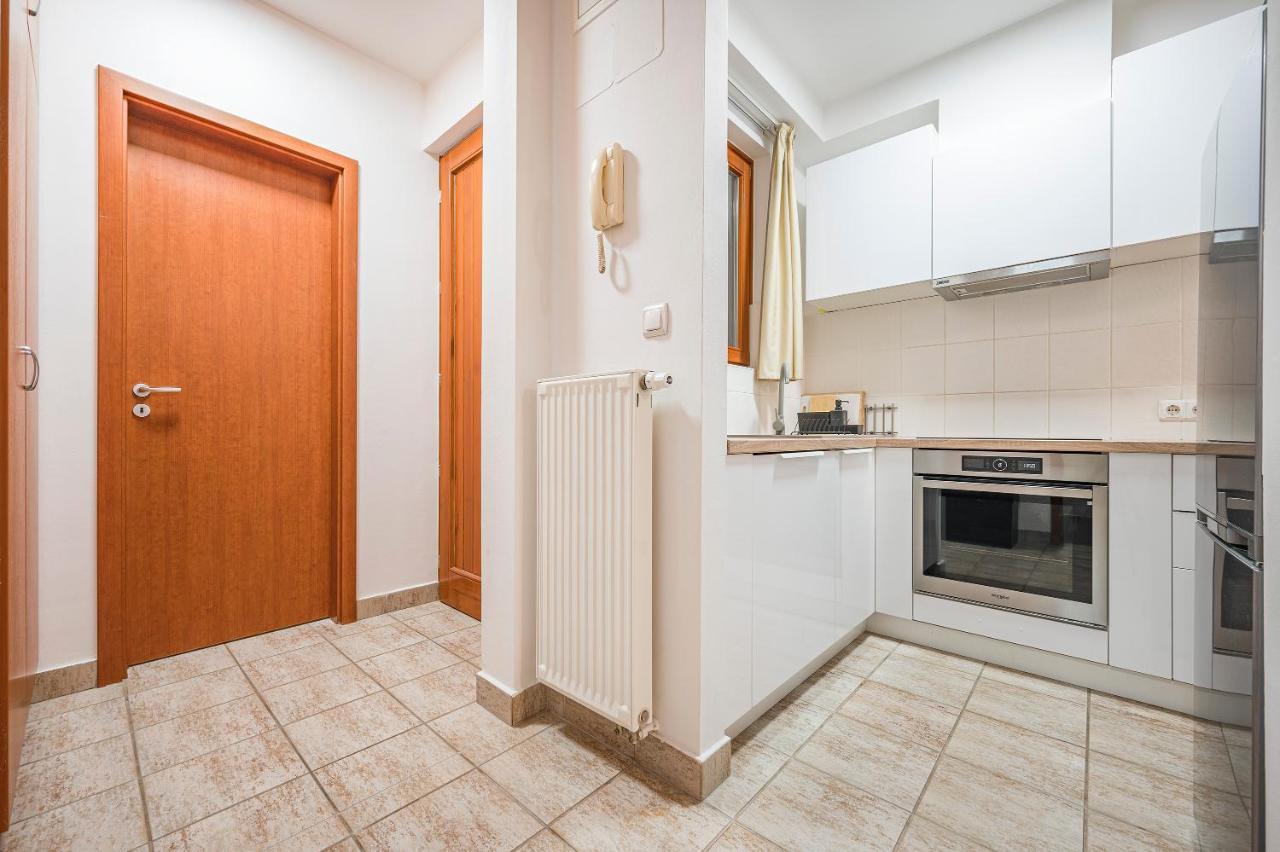 Modern Apartment With Garage Budapest Ngoại thất bức ảnh