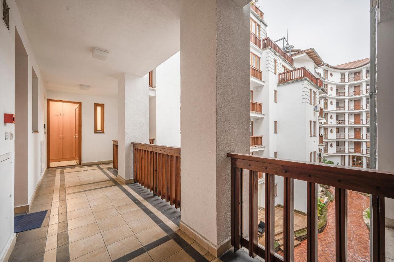 Modern Apartment With Garage Budapest Ngoại thất bức ảnh