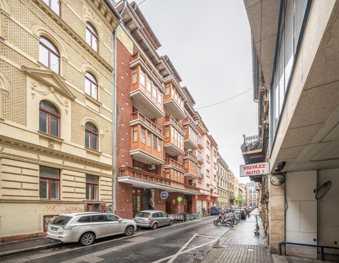 Modern Apartment With Garage Budapest Ngoại thất bức ảnh
